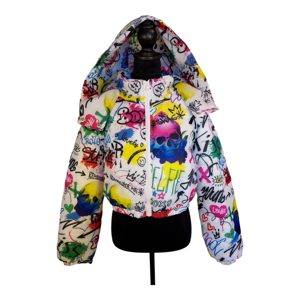 Almost Famous Multi-Colored Cropped Graffiti Prin… - image 3